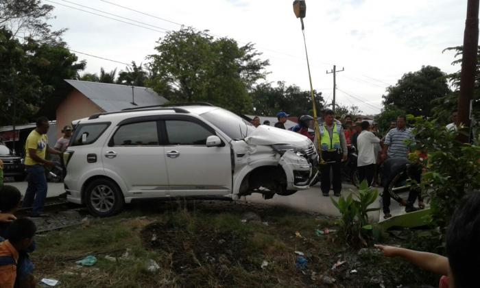 Ringsek, Terios dan Kereta Api Bakuhantam di Helvetia Medan