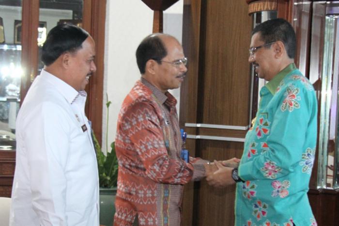 Gubernur Terima Kakanwil Kemenkum HAM yang Baru