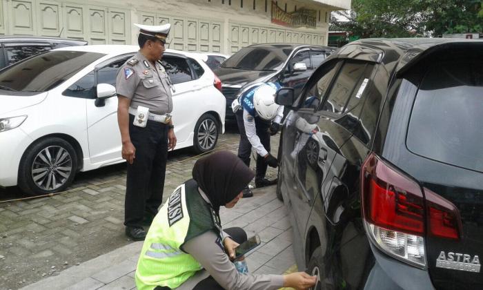 Lagi, 20 Mobil & Sepeda Motor Digembosi
