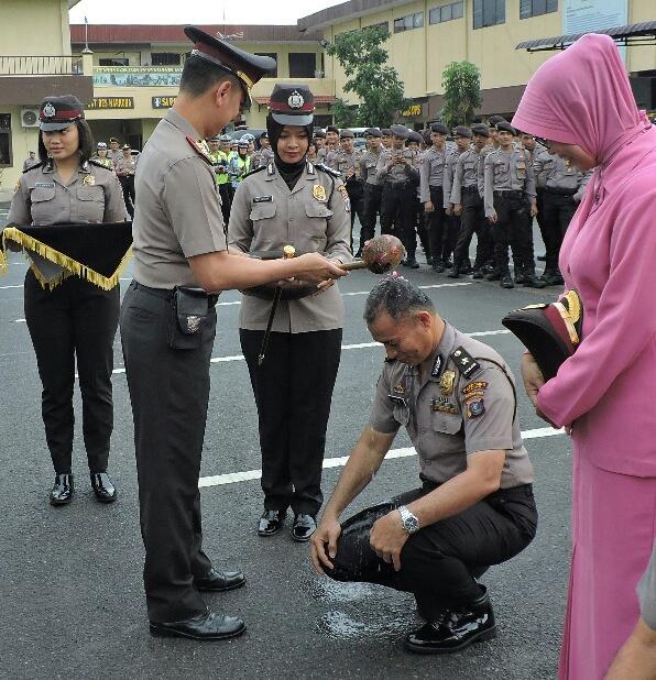 Kapolrestabes Medan Terima Korp Rapor Kenaikan Pangkat Sejumlah Pamen, Pama dan Bintara