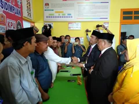 Paslon  Irsan - Arwin Mendaftar Ke KPU Padangsimpuan