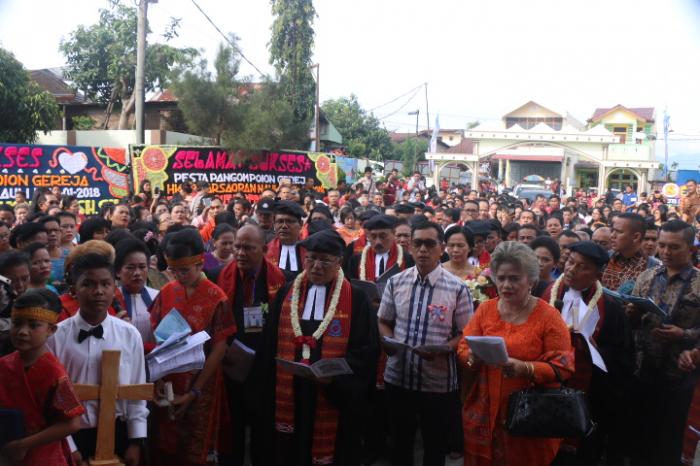 Ephorus Pdt Dr Darwin Lumbantobing Resmikan HKBP Parsaoran Nauli 