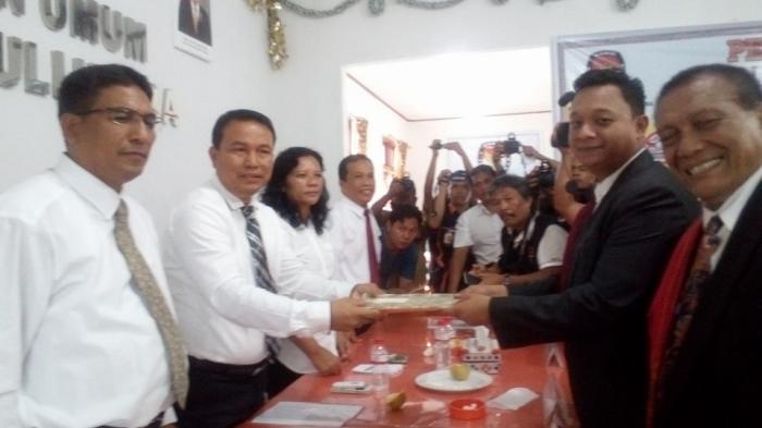 Pendukung TO-MAN Terharu Jagoannya Dinyatakan KPUD Memenuhi Syarat Maju di Pilkada Taput