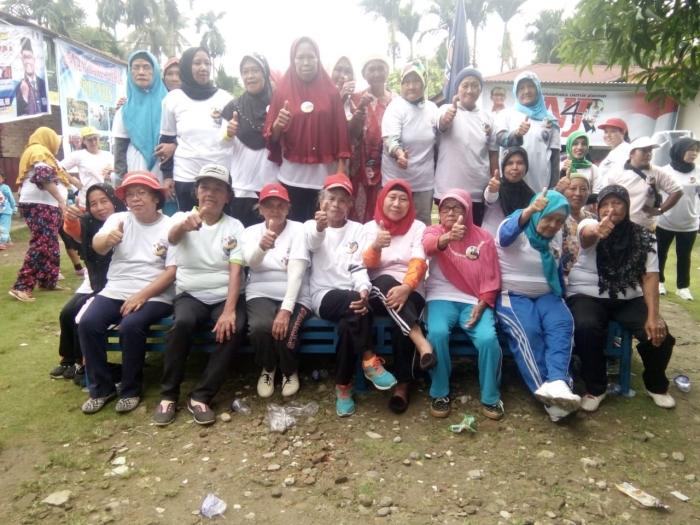 N4J dan Ratusan Ibu-ibu di Sibirubiru Senam Sehat Bersama