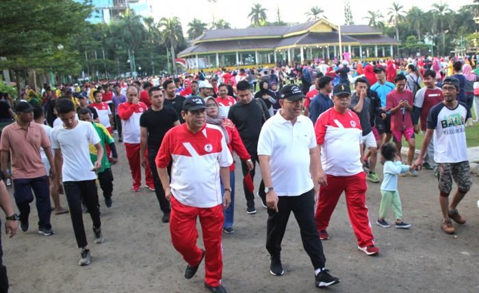 Wali Kota Berbaur Dengan Ribuan Warga Ikut CFD