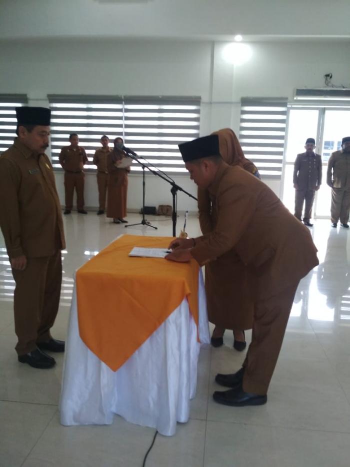 40 Pejabat Administrator Labuhanbatu Diambil Sumpah