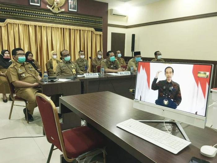 Walikota Sidimpuan Ikuti Vidcon Dengan Presiden RI Dalam Rangka Kemitraan PMA/PMDN Dengan UMKM