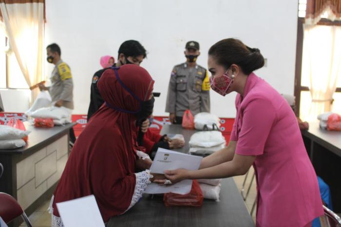 Polres Labuhanbatu Berbagi Dengan Kaum Dhuafa