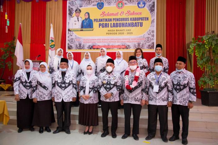 Bupati Labuhanbatu Menghadiri Pelantikan Pengurus PGRI Kabupaten Labuhanbatu Periode 2020-2025