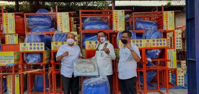Gubsu Serahkan 500 Ribu Masker dan Alkes untuk Sekolah di Batubara