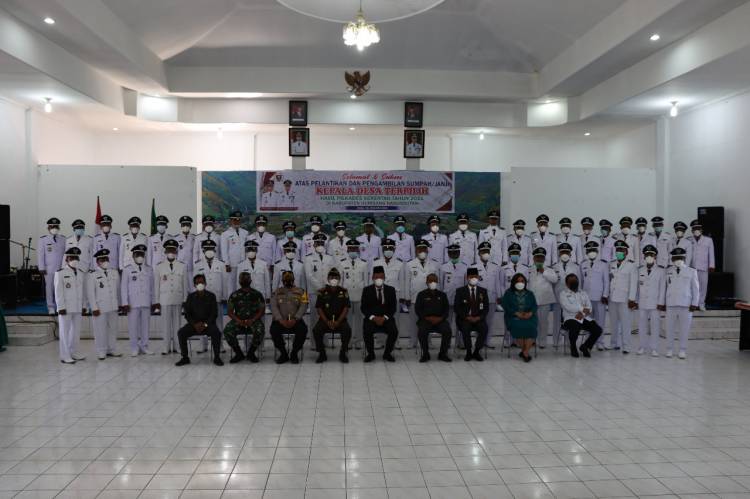 Kapolres Humbang Hasundutan Hadiri Pelantikan 85 Kepala Desa Terpilih Kabupaten Humbahas