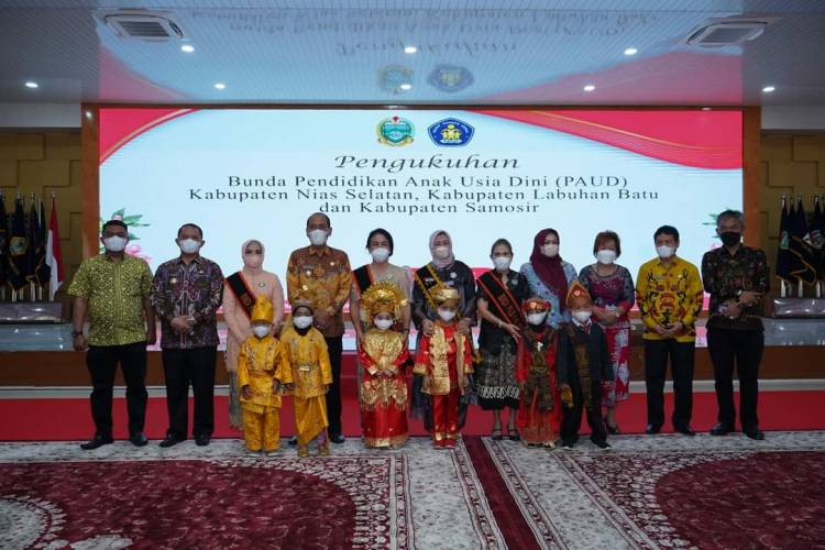 Bupati Labuhanbatu Dampingi dr.Maya Dikukuhkan Sebagai Bunda PAUD Labuhanbatu