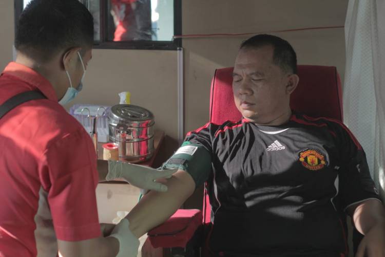 Usai Senam, Bupati dan Wakil Bupati Labuhanbatu Ikuti Donor Darah