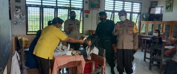 Humanis, Batalyon B Pelopor Brimob Sumut Berikan Pelayanan pada Vaksinasi Merdeka Anak