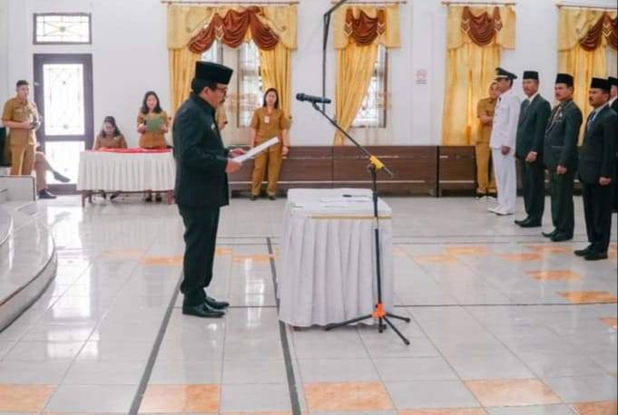 Bupati Humbang Hasundutan Lantik Pejabat Pimpinan Tinggi Prama, Administrator dan Pengawas