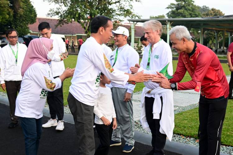 Presiden Jokowi Buka dan Ikuti Jalan Sehat Menuju 1 Abad NU