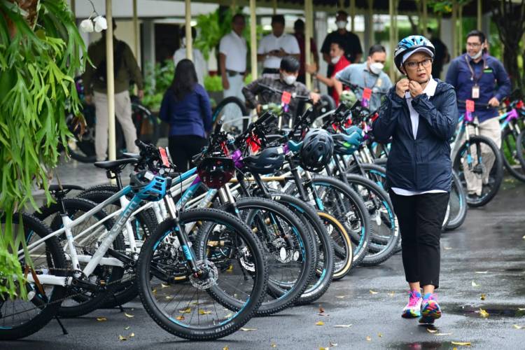 Awali Keketuaan ASEAN 2023, Presiden Bersepeda dan Jalan ke Bundaran HI