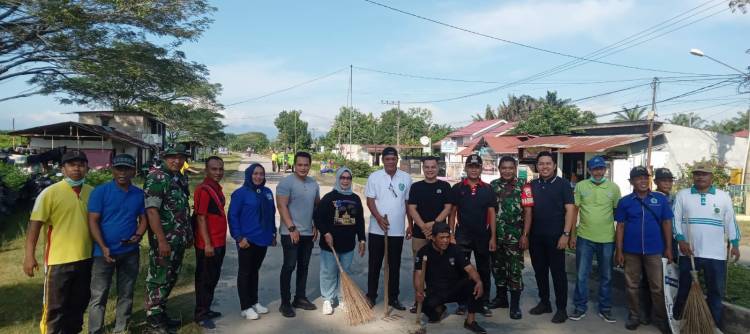 Jumat Bersih, Wabup Labuhanbatu Gotong Royong di Kecamatan Rantau Utara