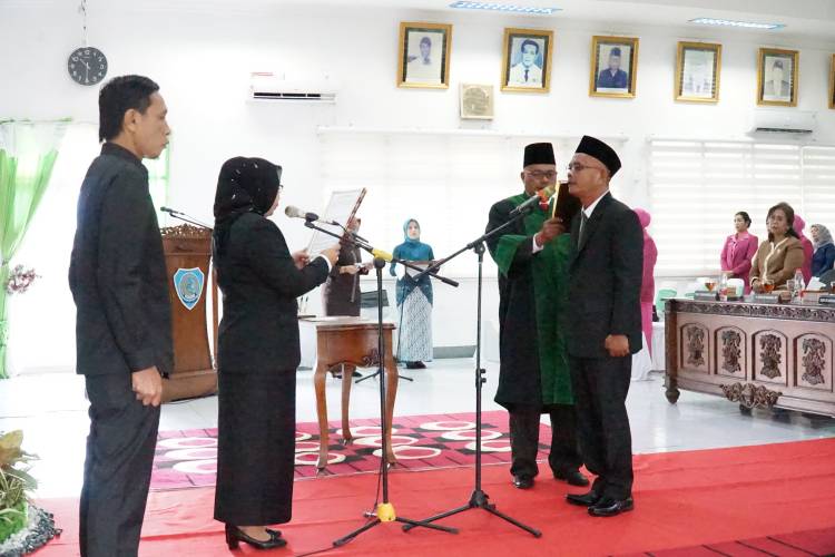 Wabup Labuhanbatu Saksikan Pengambilan Sumpah Janji Pengganti Antar Waktu Anggota DPRD Kabupaten Labuhanbatu
