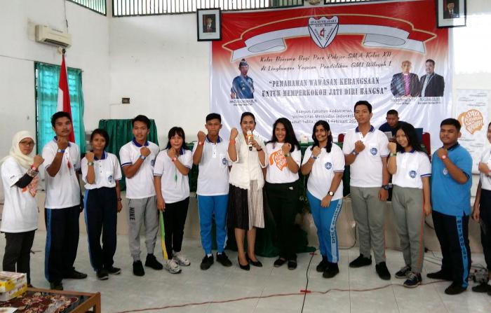 Enni Martalena Pasaribu Motivasi Ratusan Siswa SMA Methodist