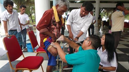 Penyandang Disabilitas di Kawasan Danau Toba Ikuti Pengukuran Pembuatan Kaki Palsu