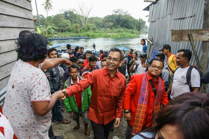 Sihar Sitorus Datang, Ini Ekspresi Warga Pinggir Sungai Asahan