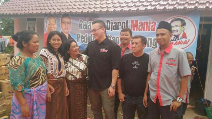 Relawan Djarot Mania Peduli Korban Erupsi Gunung Sinabung