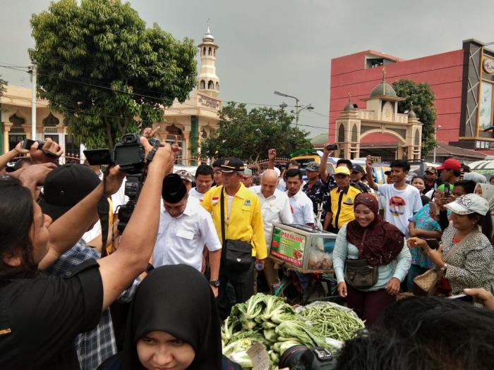 Ke Pasar Gambir Tembung, Edy Rahmayadi Belanja Jengkol