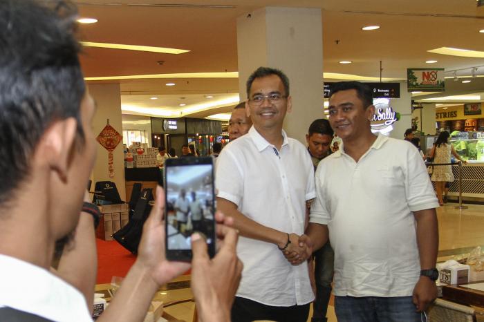Sihar Jadi Objek Berswafoto di Sun Plaza