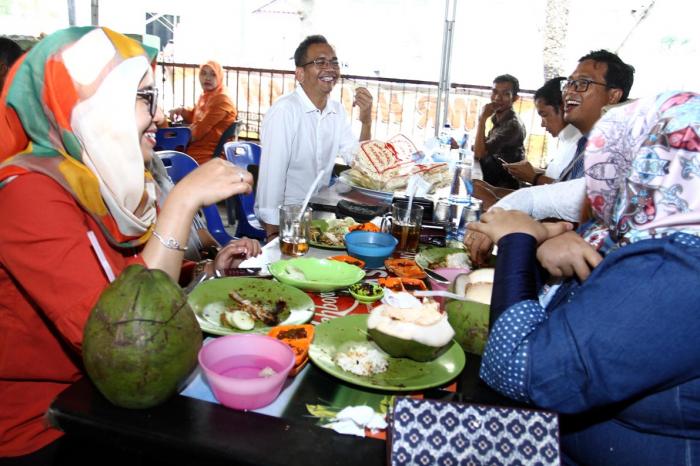 Makan Siang Tak Dihabiskan, Sihar Jelaskan Diet Ketogenik dan Mayo