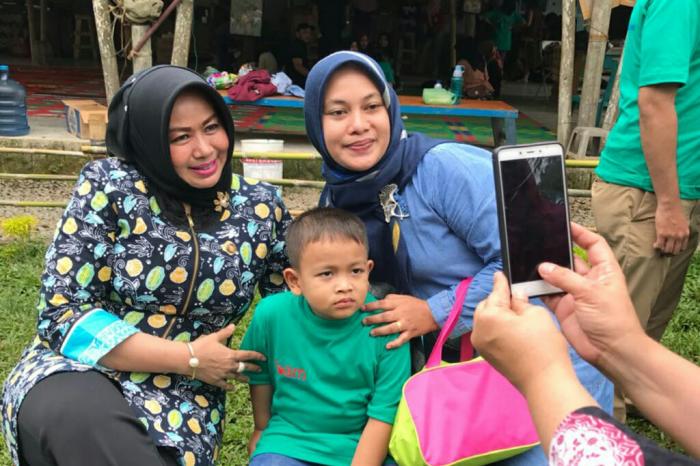 Evi Berharap Orangtua Anak Penderita Kanker Jangan Berputus Asa