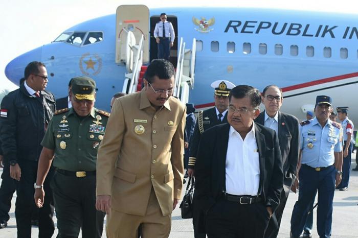 Sebelum ke Afganistan, Wapres JK Disambut Gubsu Erry Di Kualanamu