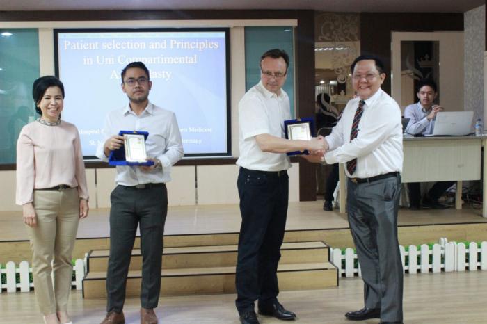 RSU Royal Prima-PT Link Ademy Gelar Diskusi, Kenalkan Prosedur Uni Knee