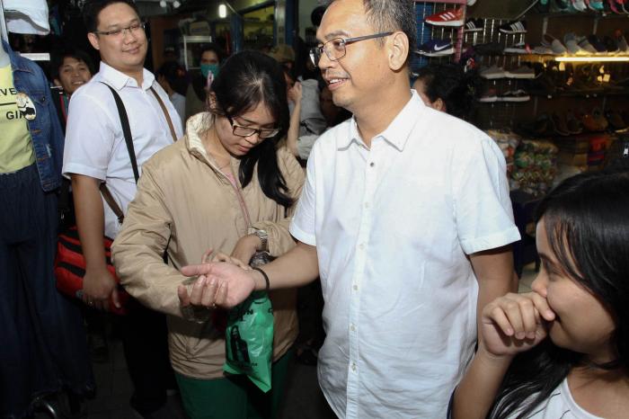 Minta Periksa Denyut Nadi Sihar Harus Foto dan Boomerang