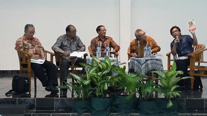 Nonang-Nonang Ni Siboru Toba Dalam 3 Bahasa.