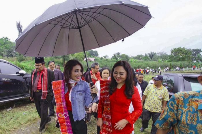 Kekompakan Heppy dan Patricia Sering Diperbincangkan