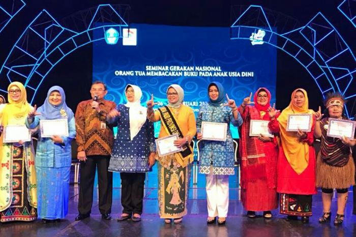 Bunda Paud Sumut Terima Piagam Gernas Baku Dari Kementerian Pendidikan