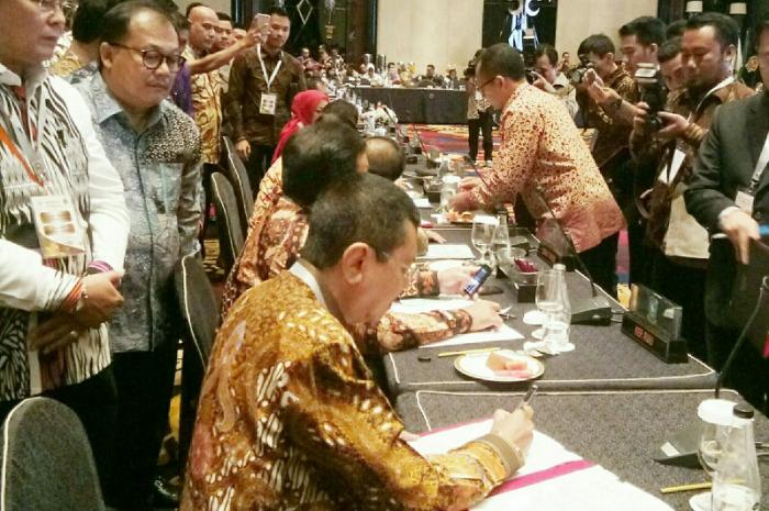 Tengku Erry Bersama 32 Gubernur Teken MoU Perdagangan Antar Daerah