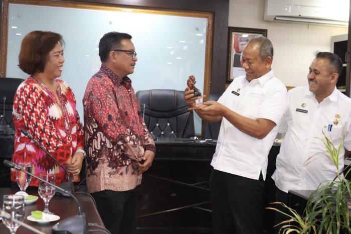 Wakil Wali Kota Bitung ke Medan
