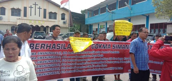 Jemaat HKBP Padang Bulan Demo, Minta Pendeta Gokma Simanungkalit Dipindah
