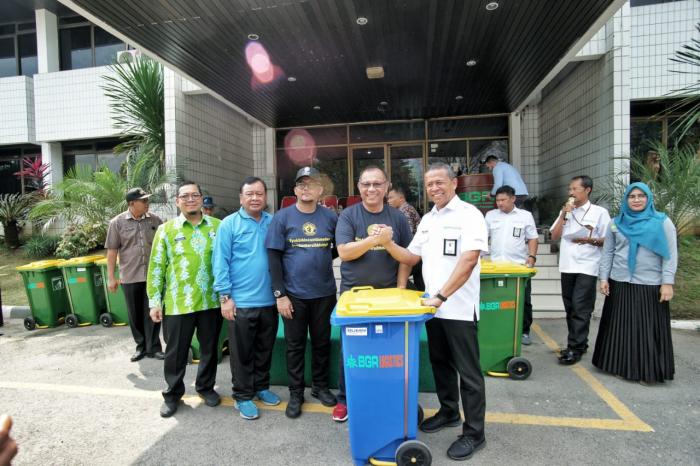 PT BGR Medan Beri Akhyar Nasution Tong Sampah