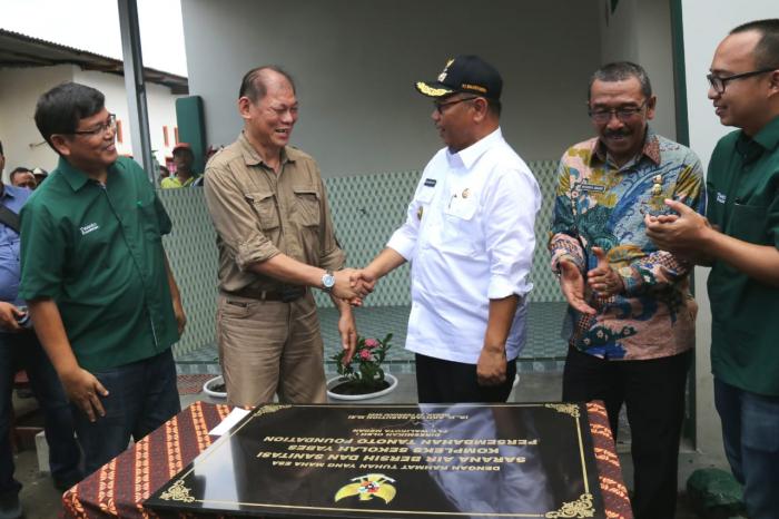 Akhyar Resmikan Sarana Air Bersih dan Sanitasi di SD Swasta Yabes Medan Deli