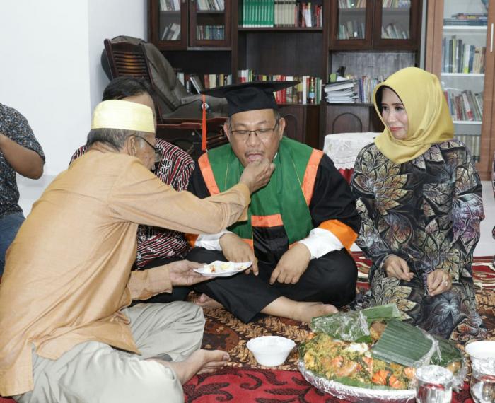 Upah-Upah dan Syukuran Wisuda Profesi Insinyur Teknik Sipil