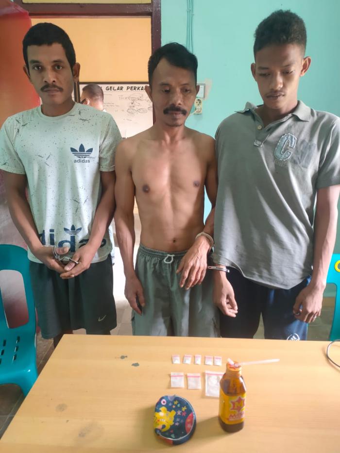 Warga Labura Diboyong Tekab Polsek Merbau