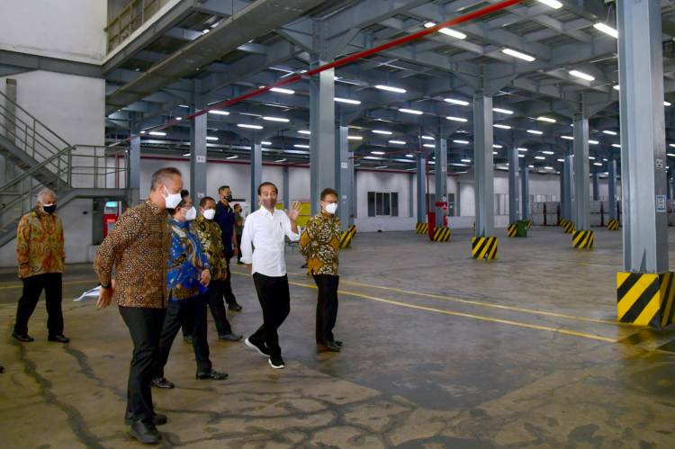 Presiden Dorong Percepatan Vaksin Penguat bagi Pekerja Industri di Tanah Air