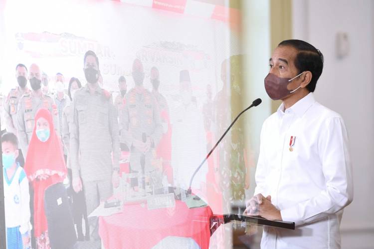 Presiden Jokowi Dorong Percepatan Program Vaksinasi di Daerah