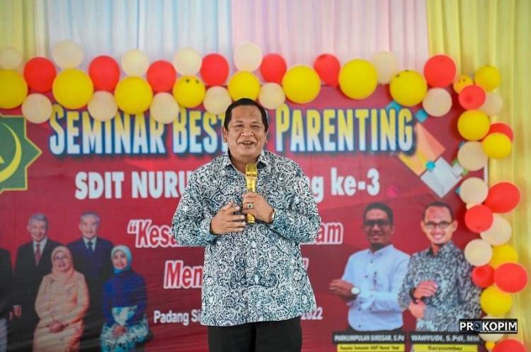 Walikota Sidempuan Hadiri Seminar Best Parenting SD IT Nurul Ilmi