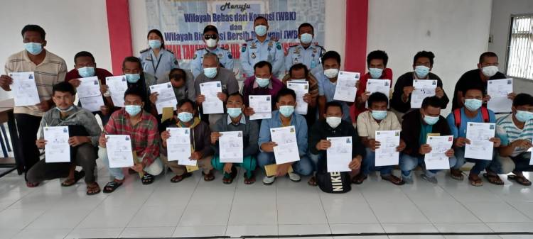 21 Orang Warga Binaan Rutan Kls IIB Humban Hasundutan Kanwil Sumatera Utara Mendapat Assimilasi