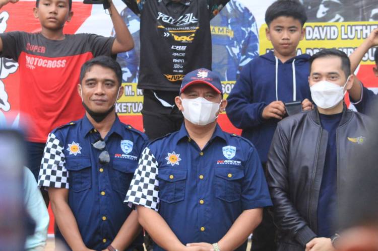 Bupati Tutup Perlombaan Motorcross