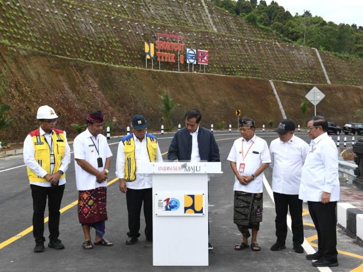 Presiden Jokowi Resmikan Jalan Pintas Batas Kota Singaraja-Mengwitani
